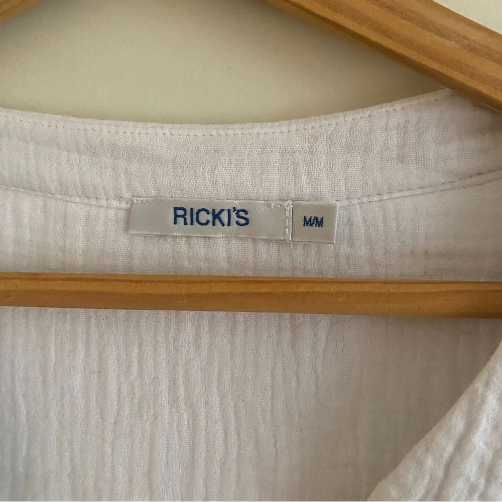 Ricki's Crinkle Gauze V-Neck Blouse - Picture 3 of 12